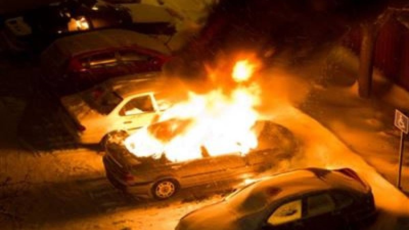 Өскеменде үш бірдей көлікті өрт шарпыды