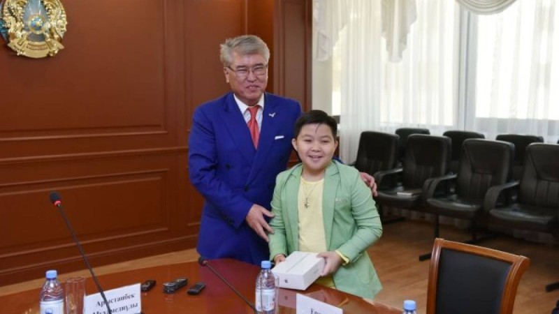 "Голос. Дети" байқауындағы дау: министр Мұхамедиұлы пікір білдірді