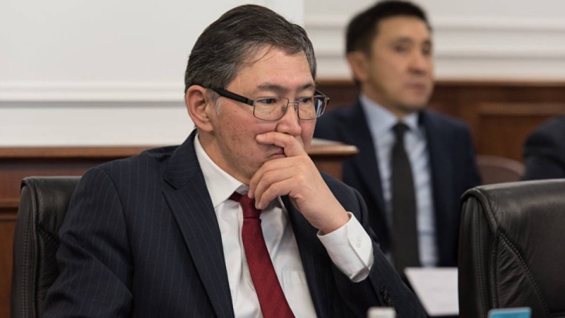 Министрліктен кеткен Сағадиев "елден кетті"