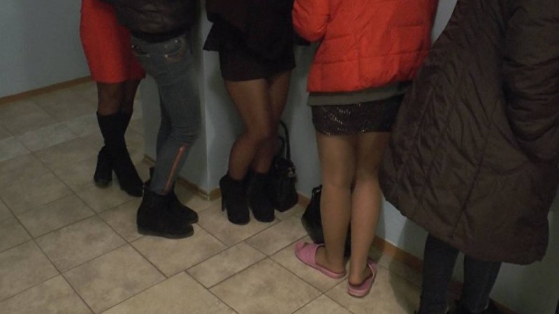 Ақтауда жезөкшелер ордасы анықталып, 12 қыз-келіншек ұсталды