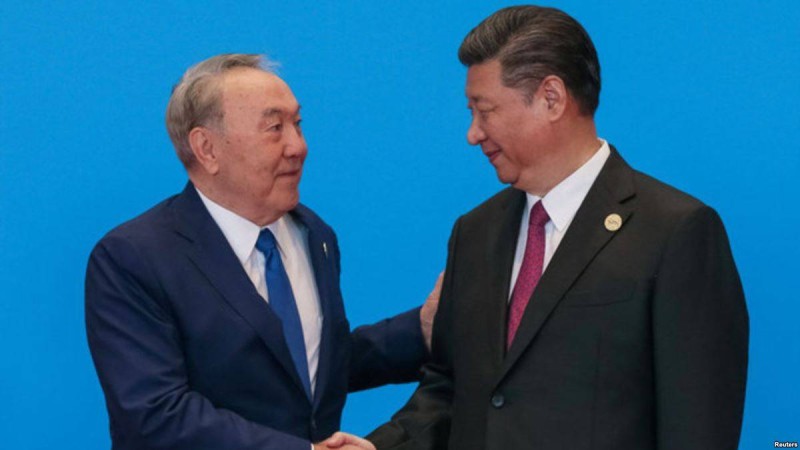 Си Цзиньпин Назарбаевты "Достық" орденімен марапаттады