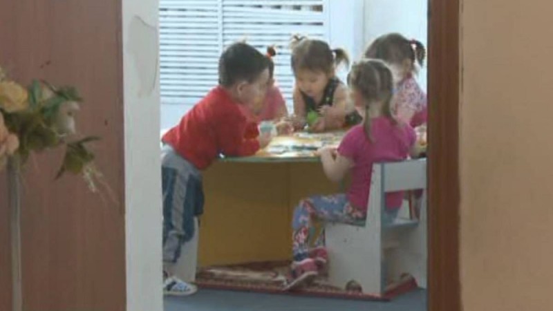 Ақтөбеде балабақша тәрбиешілері бүлдіршіндерді аштан қатырып, тамақ сұраса шапалақпен ұрған - Қазақстан жаңалықтары