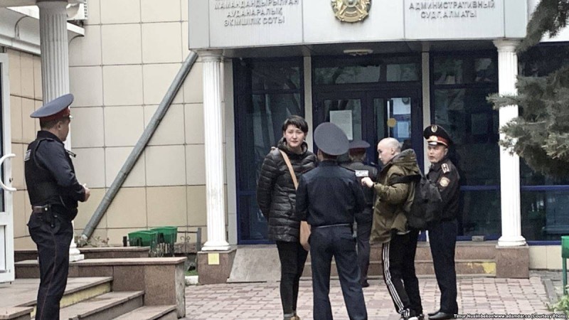 Белсенділерді қамау, «заңдастырылған диктатура» және «нәтижесі белгілі сайлау»