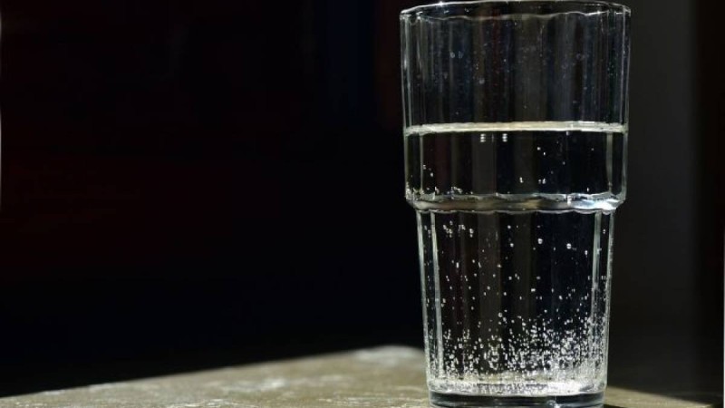 плакат үшін қамауға алынған Асия Тулесова аштық жариялады