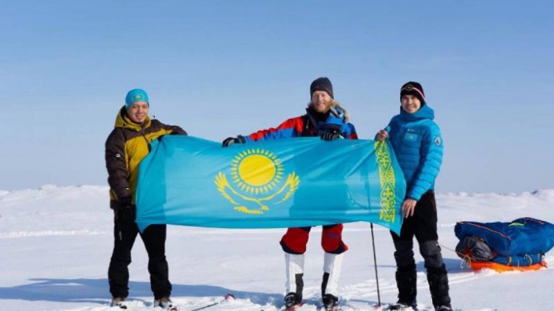 Норвегиялық турист Балқаш көлін шаңғымен кесіп өтті