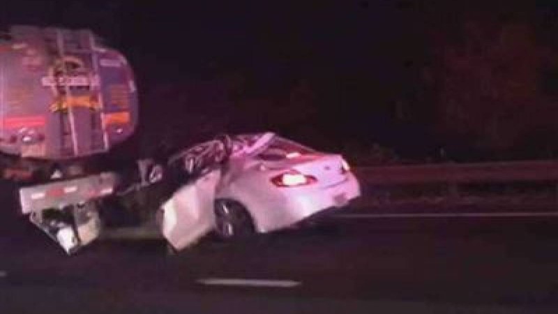 Бензин тасымалдайтын көлік апатқа ұшырап, 4 адам ажал құшты