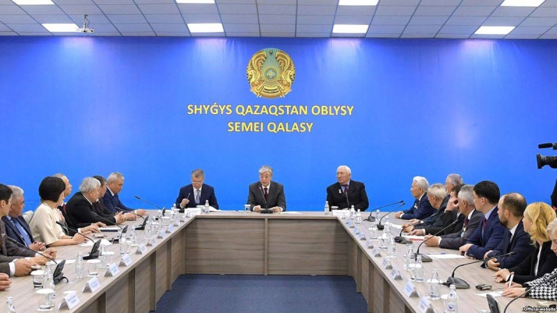 Тоқаев Семей полигонынан зардап шеккен балаларды оңалту сапасын сынады