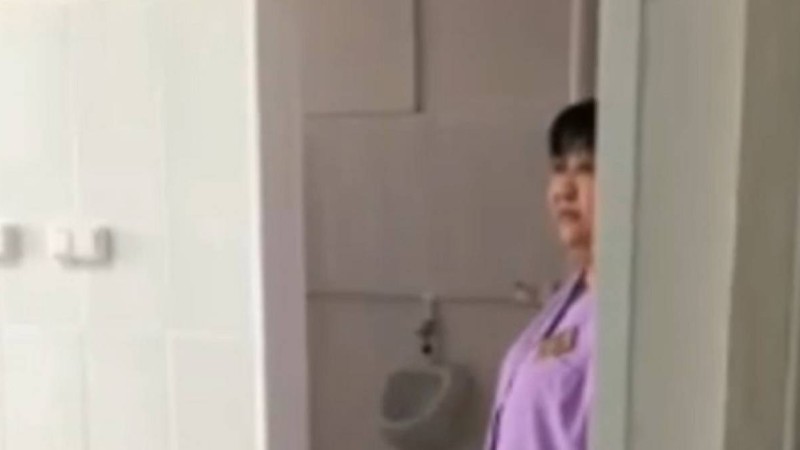 БҚО-да медициналық университетінде студенттерді дәретхана тазалауға мәжбүрлейді (видео) - Қазақстан жаңалықтары