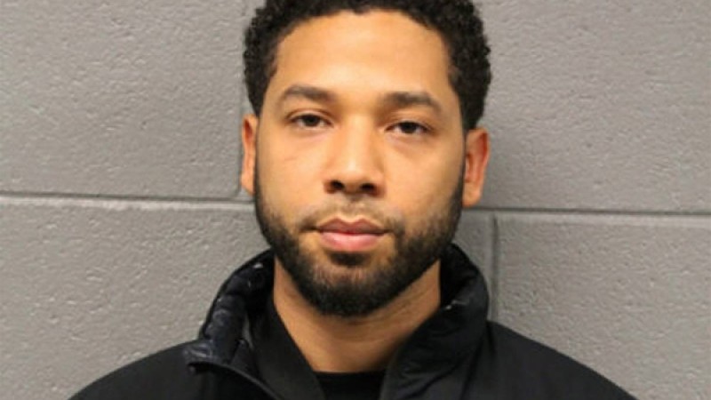 Американдық әртіс өзін соққыға алу үшін адам жалдаған