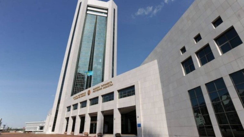 Мәжілісте үкімет сағаты өтіп жатыр