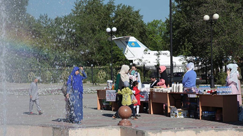 Өскеменде "ревизор" ақын пайда болып, ел шулап жатыр
