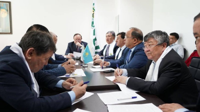 "Ауыл" партиясынан сайлауға Төлеутай Рахымбеков түседі