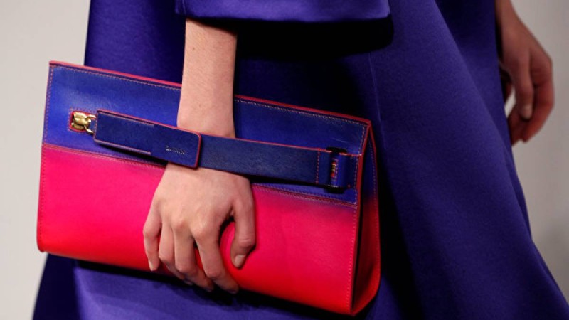 Қартаң әйел өз терісінен сөмке тігуге тапсырыс берді  