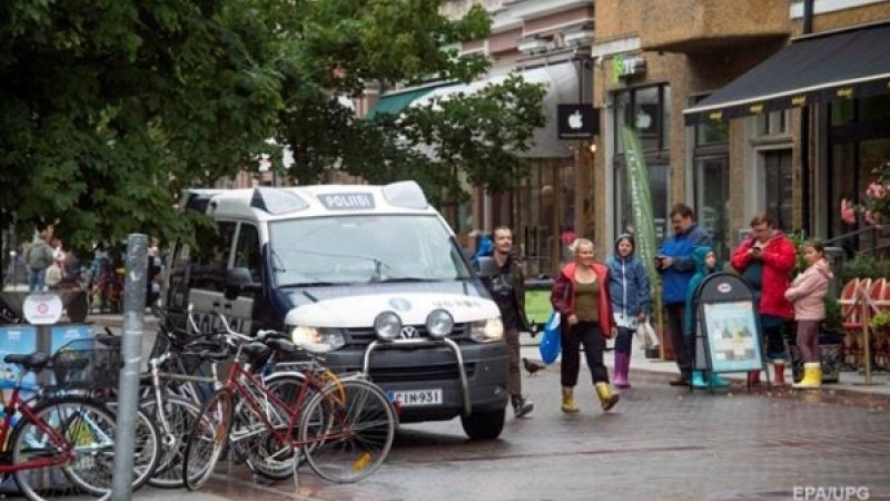 Белгісіз ер адам көшеде пышақпен шабуыл жасаған