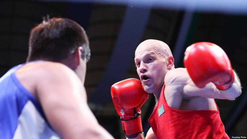 Боксшы Василий Левит Азия чемпионатында нокдаунмен жеңілді