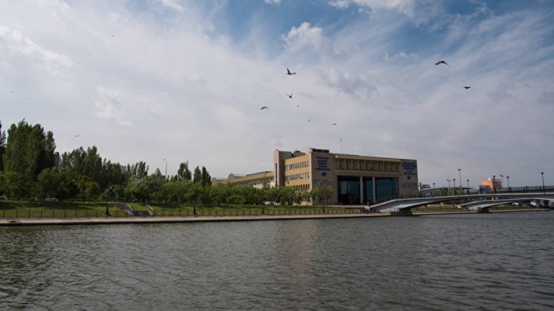 Қазақстанның жоғары оқу орны Мәскеу университетіне қанша ақша жұмсады?