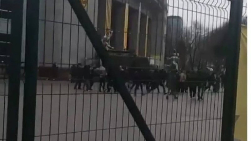 "Қайрат" пен "Астана" жанкүйерлері арасында төбелес бола жаздады