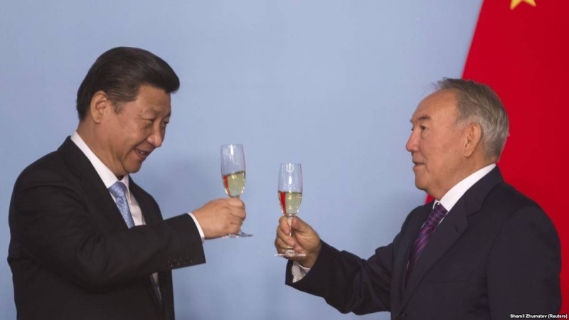 "Қазақ-қытай қатынасында Назарбаевтың салмағы әлі басым"