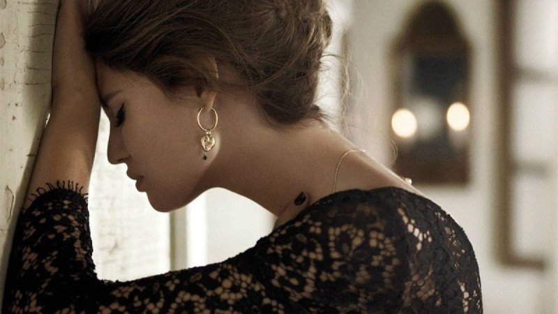 Көрші елдің жігітіне тұрмысқа шыққан қазақстандық ару мұңын шақты