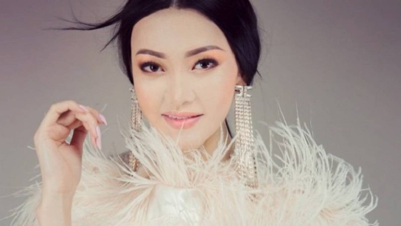 Ресейлік дизайнер Ерке Есмаханның стилін "тым қарапайым" деп атады
            18:58, 24 Сәуір, 2019
        
        Сәнгер Луина, Кәмшат Жолдыбаева т.б. әншілердің киім стиліне баға берді