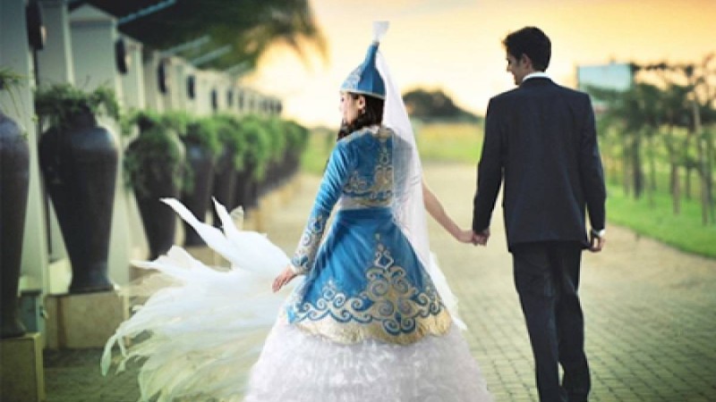 "Жалға қыз жолдас пен ұл жолдас іздеймін": Елімізде жаңа бизнес түрі пайда болды - Қазақстан жаңалықтары