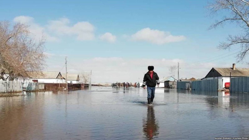 Қарағанды облысында бірнеше өзен арнасынан асып, аулаларды су басты