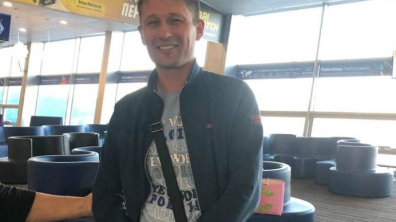 «Өзі де жылап жіберді»: Киев әуежайында шымкенттік жігіт кішкентай қызды құтқарып қалды - Қазақстан жаңалықтары