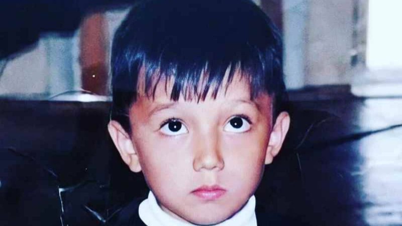 "Кішкентай ғана парасатты жігіт": Димаштың бала күнгі суреті жұрттың жүрегін елжіретті - Қазақстан жаңалықтары