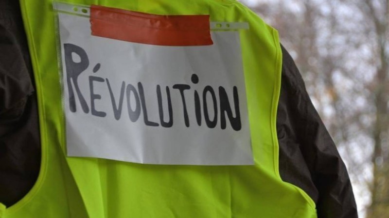 Парижде Алжир президентіне қарсы митингке 6 мың адам шықты