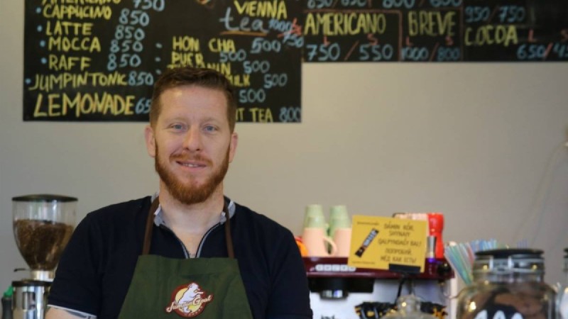 Қазақстанда тұратын америкалық: Не үшін қазақша сөйлемейміз?! Шаңыраққа қарау керек - Қазақстан жаңалықтары