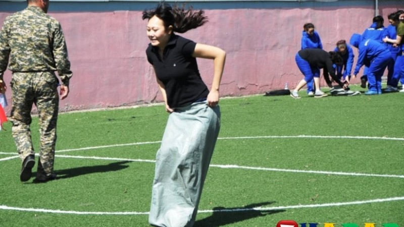 Ұлттық ойын: Қап киіп жарысу