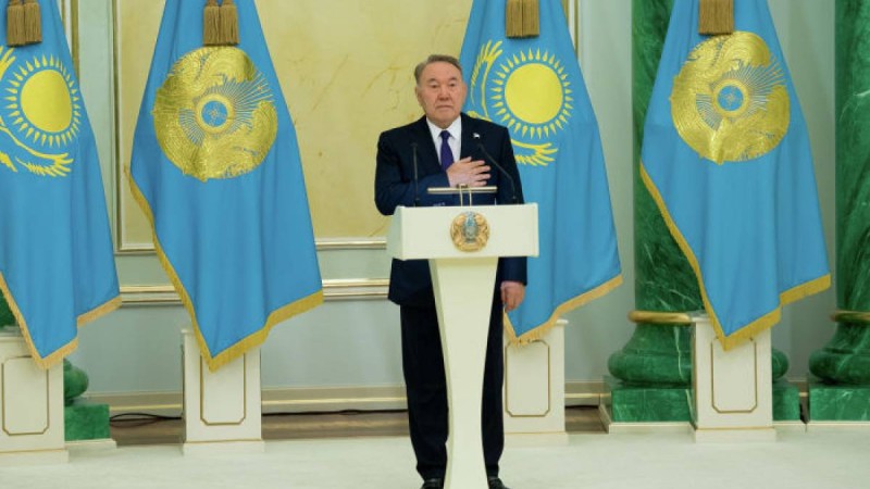Назарбаев билікті қолдан шығаруға болмайды