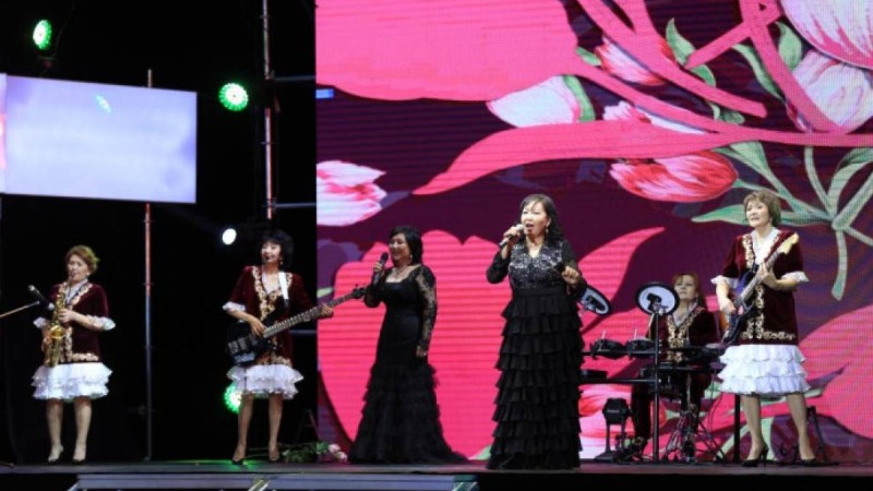 Алматыда "Айгүл" ансамблі жартығасырлық мерейтойын атап өтті