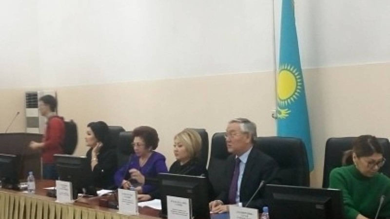 Алматыда «мұғалім мәртебесі» жөніндегі заң жобасы талқыланды