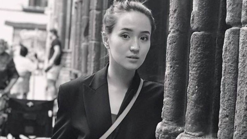 Гүлназ Жоланова Тәуекелмен сүйісуге неліктен келісім бергенін ашып айтты