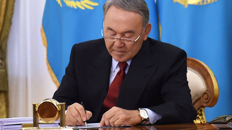 Назарбаев Конституциялық заңға түзетулер енгізді