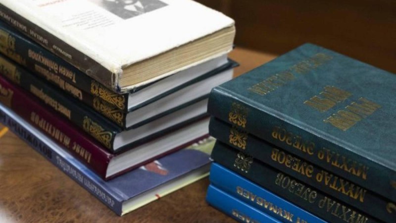 кандидаттар қандай кітаптар бойынша емтихан тапсырады