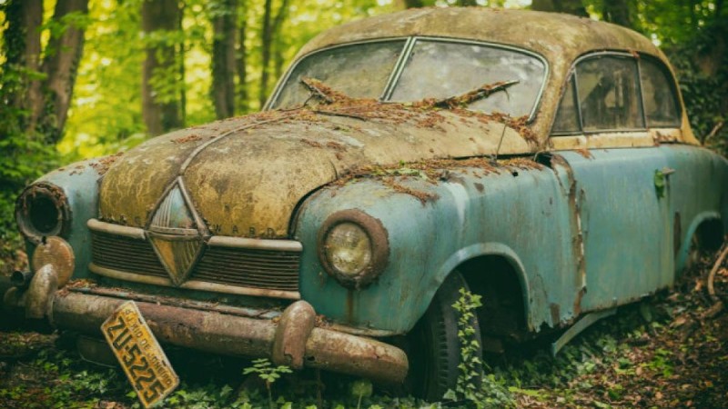 Алматыда қараусыз қалған көліктердің көзін құртпақ