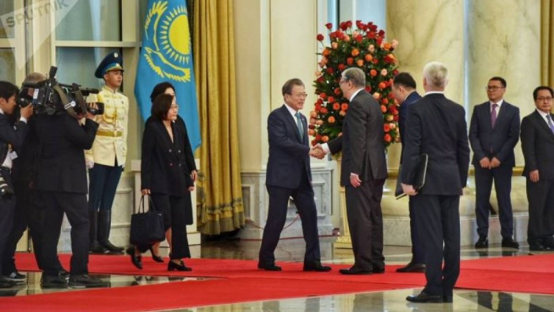 Қасым-Жомарт Тоқаев Оңтүстік Корея президенті Мун Чжэ Инді қарсы алды