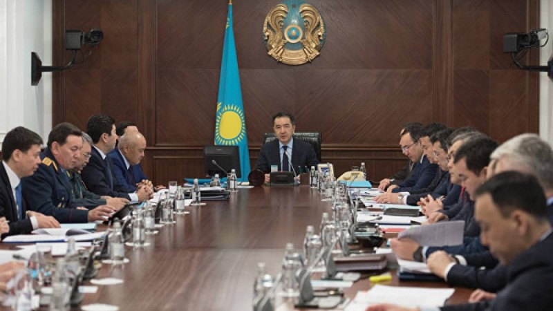 Үкіметтің отставкаға кетуі: Сағынтаев министрлерге алғыс білдірді