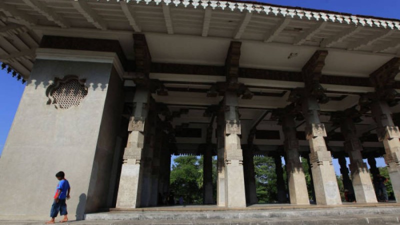 Шри-Ланкада екі шіркеуде теракт жасалды