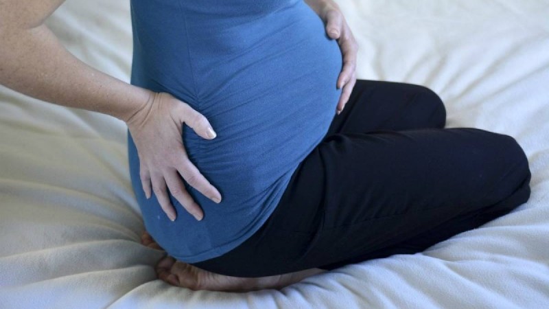 Жүкті әйел YouTube-тегі видеоға қарап босанамын деп көз жұмды - Қазақстан жаңалықтары