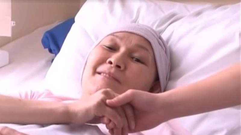 «О дүниеге барып келгенімді айтты»: Қарағандылық дәрігерлер миына қан құйылған жүкті әйелді құтқарды - Қазақстан жаңалықтары