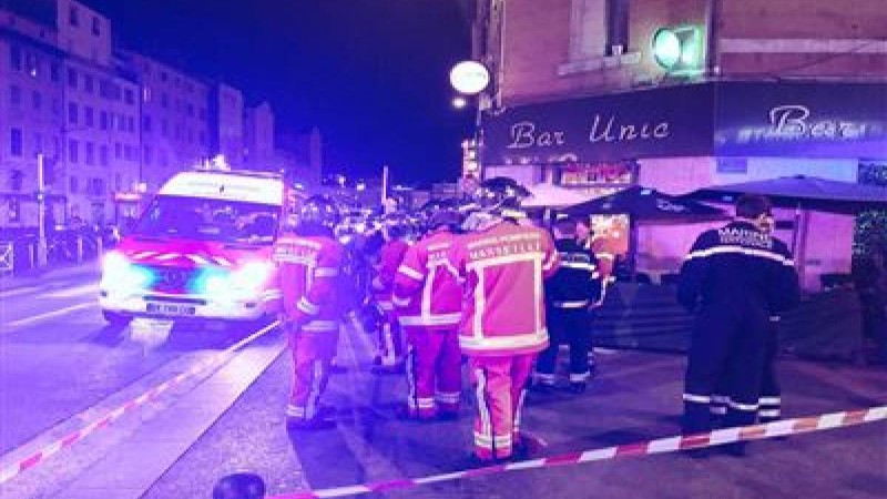 Үйсіз жүрген әйел 6 адамға қышқыл шашып жіберді