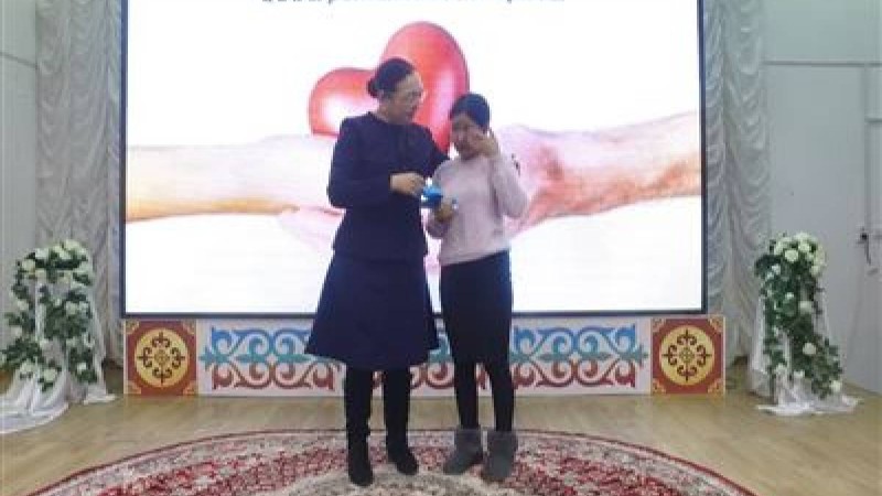 Семейліктер жетім қызға пәтер алып берді