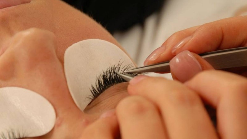 Ислам дінінде жасанды кірпік пен тырнақ жалғаудың үкімі қандай? - Қазақстан жаңалықтары