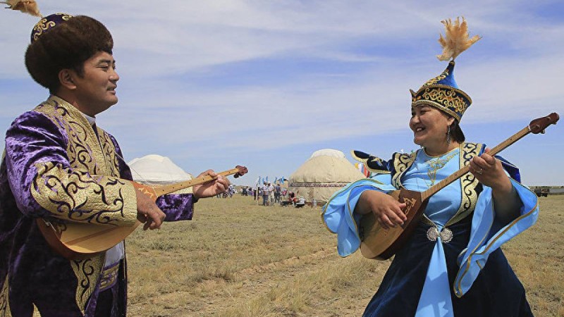 Танымал айтыскерлер өңірлерді аралайды