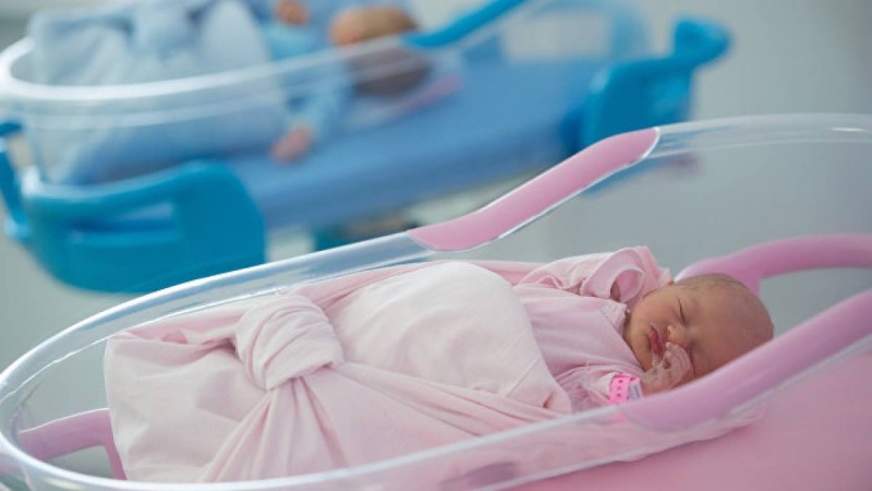 Жас босанған келіншек бір айдан кейін тағы бір ұл мен қызды дүниеге әкелді