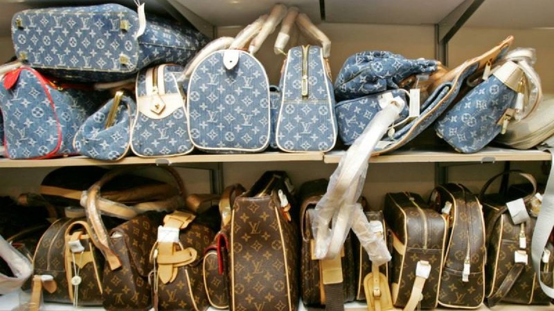 Тіс пастасы, кір ұнтағы: Қазақстанда саудагерлер әйгілі брендті тауарлар көшірмесін сатып келген - Қазақстан жаңалықтары