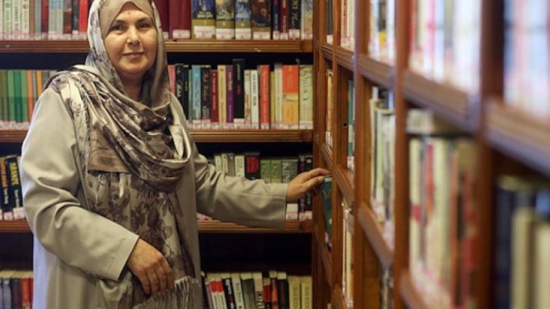 Кітап үшін әкесінің көзіндей дүниені сатып жіберген әйел...